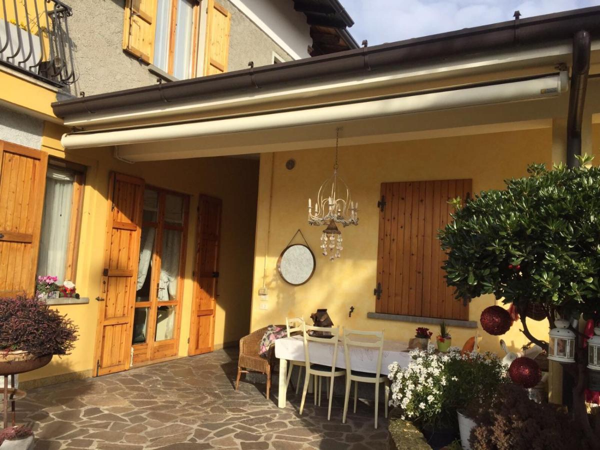 B & B Da Giusy Corte Franca Exterior foto
